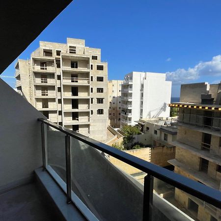 Blue Skies Family Apartment With Terrace St. Paul's Bay Exteriér fotografie