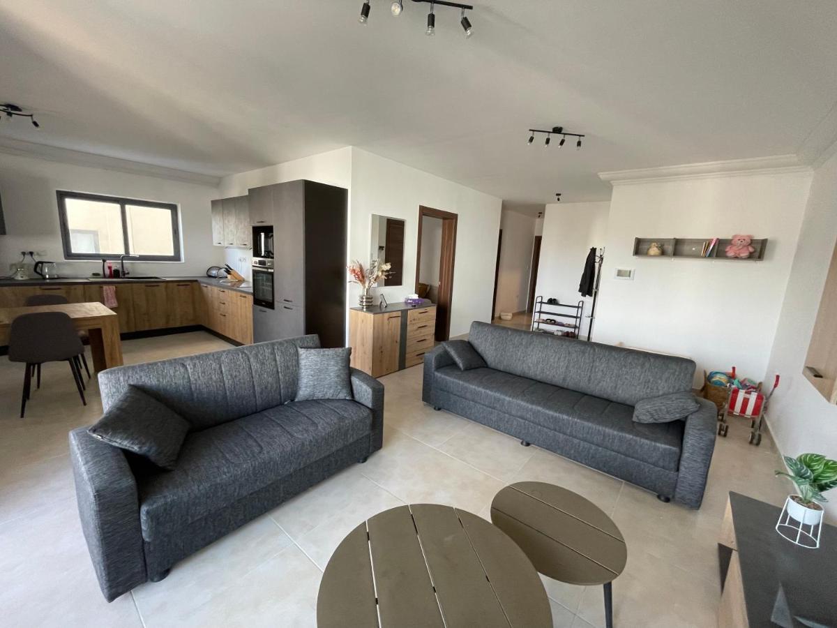 Blue Skies Family Apartment With Terrace St. Paul's Bay Exteriér fotografie