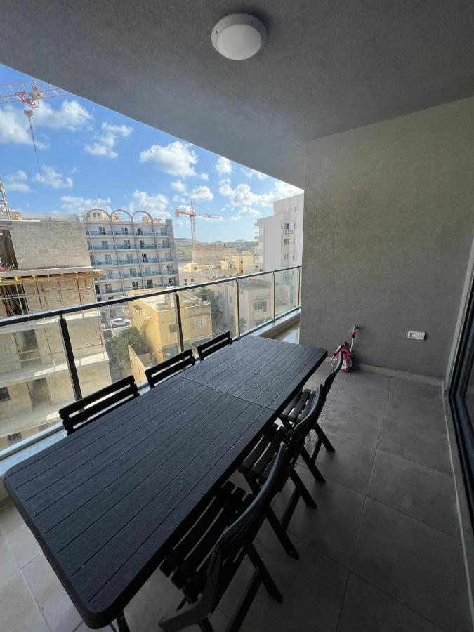 Blue Skies Family Apartment With Terrace St. Paul's Bay Exteriér fotografie